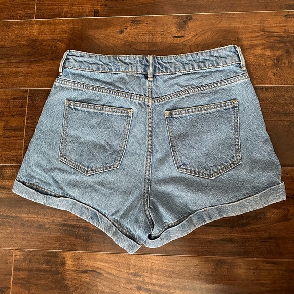 Pacsun Mom Short - Picture 2 of 3